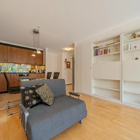 Irmella 39 By Vacations, Mit Pool & Sauna شقة